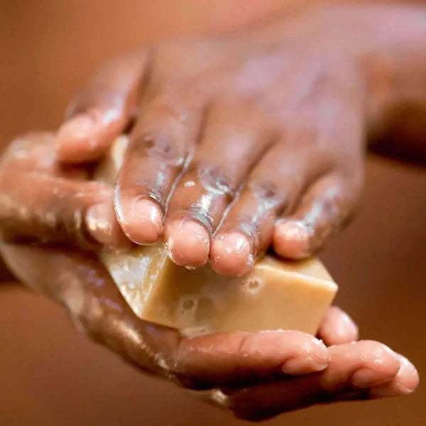 Savon à Froid BIO -aux 11 huiles de Madagascar.